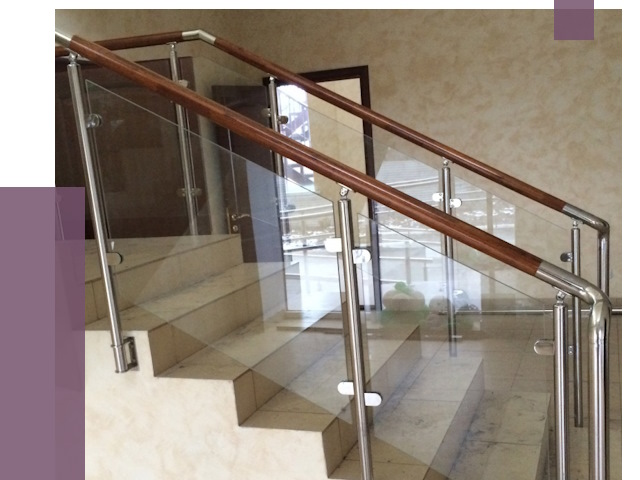 Комбинированные перила из металла и дерева в Сыктывкаре