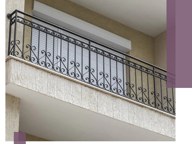 Балконные ограждения из металла и стекла в Сыктывкаре для домов