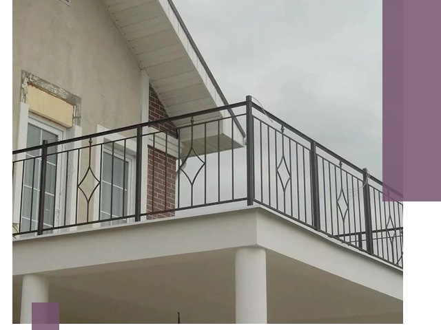 Изготовление балконных ограждений в Сыктывкаре из металла и стекла