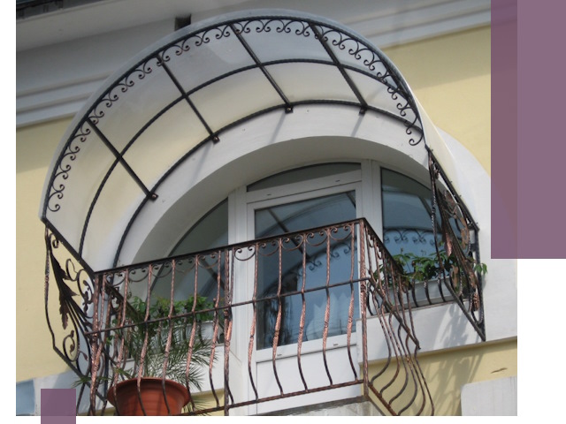 Козырьки над балконом в Сыктывкаре — изготовление и монтаж