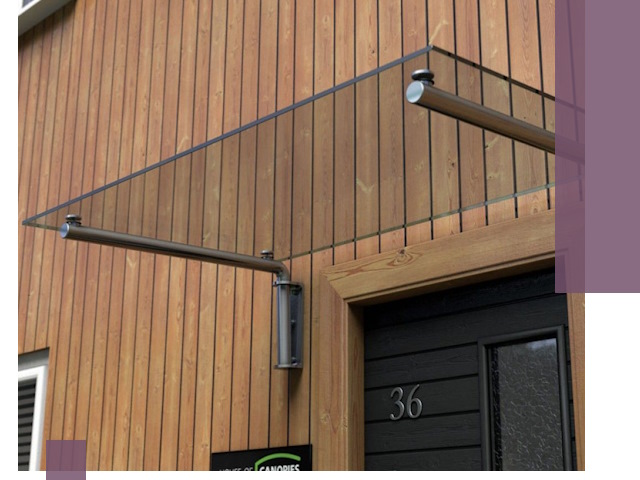 Стеклянные козырьки на входы и фасады в Сыктывкаре