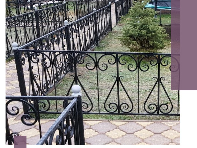 Кованые газонные ограждения под ключ в Сыктывкаре